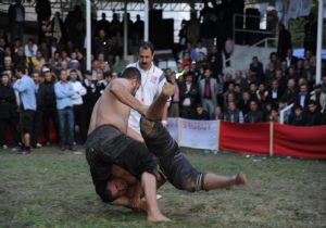 Vali Öztürk'ten ata sporuna ilgi